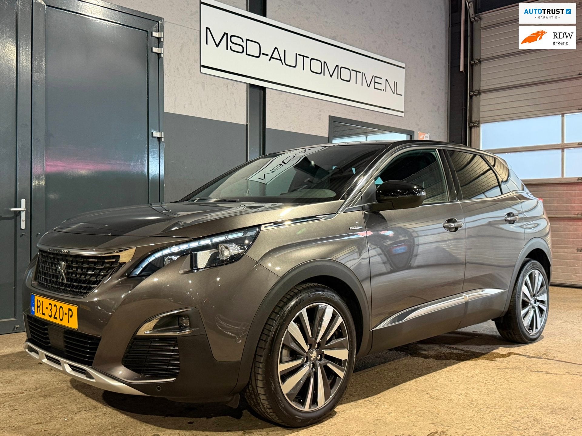 Peugeot 3008 1.2 PureTech GT Line|NL auto| NAP | GT GT GT !, Gebruikt, Euro 6, 1199 cc, Leder en Stof