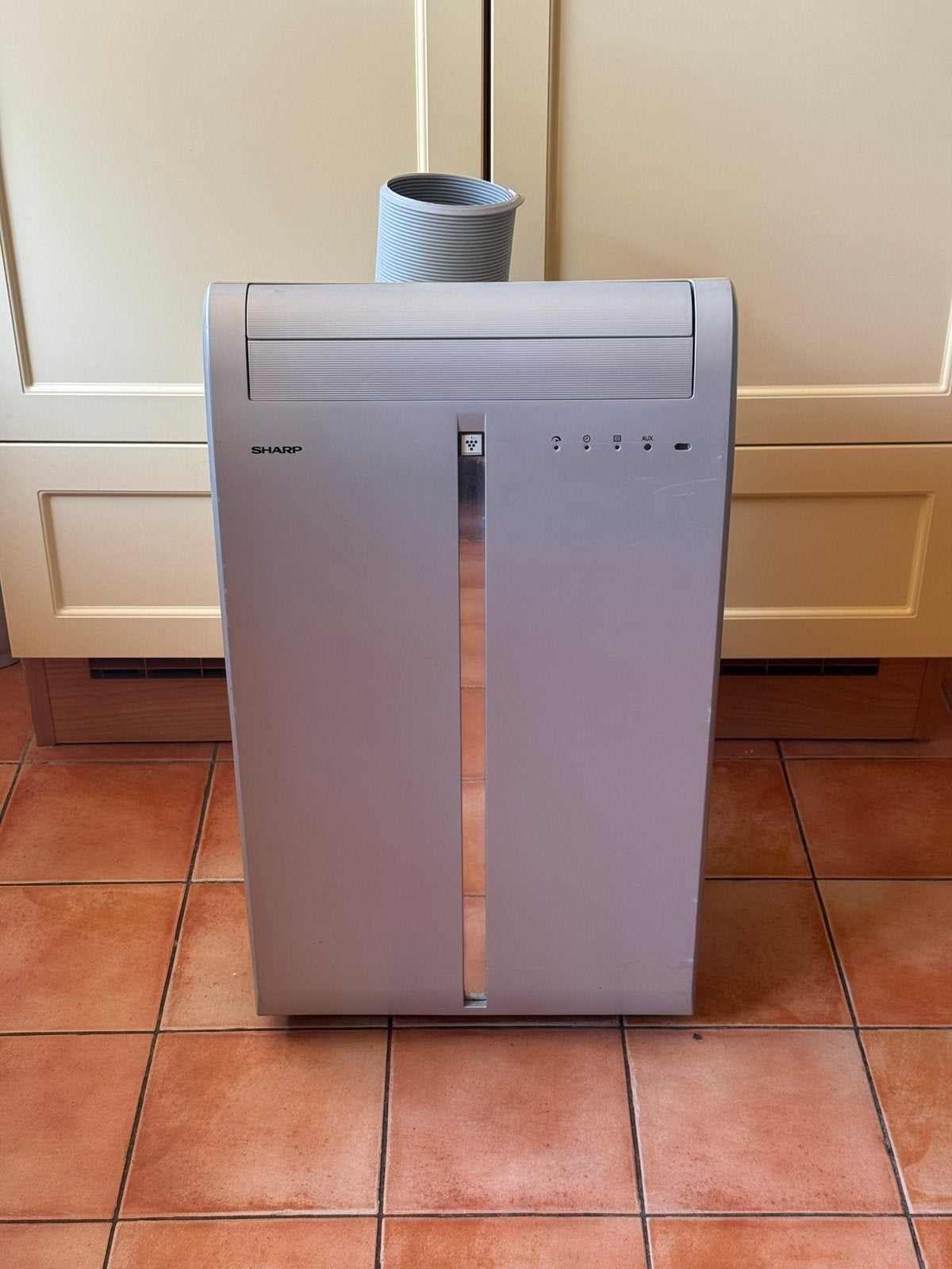 Sharp Mobiele Airco 8000 BTU met afstandsbediening, Ophalen, Gebruikt, Mobiele airco