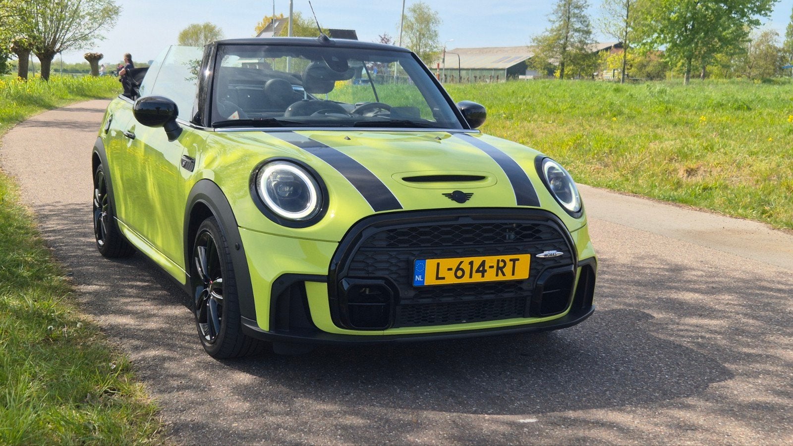 Mini Cabrio  JCW 2.0 178pk Aut 2021 Geel, Auto's, 1998 cc, 1300 kg, Zwart, 4 cilinders