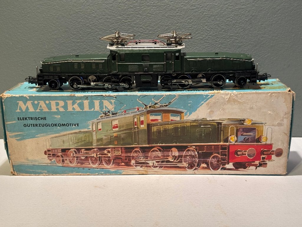 Märklin 3015 krokodil van de SBB, Wisselstroom, Gebruikt, Locomotief, Ophalen of Verzenden
