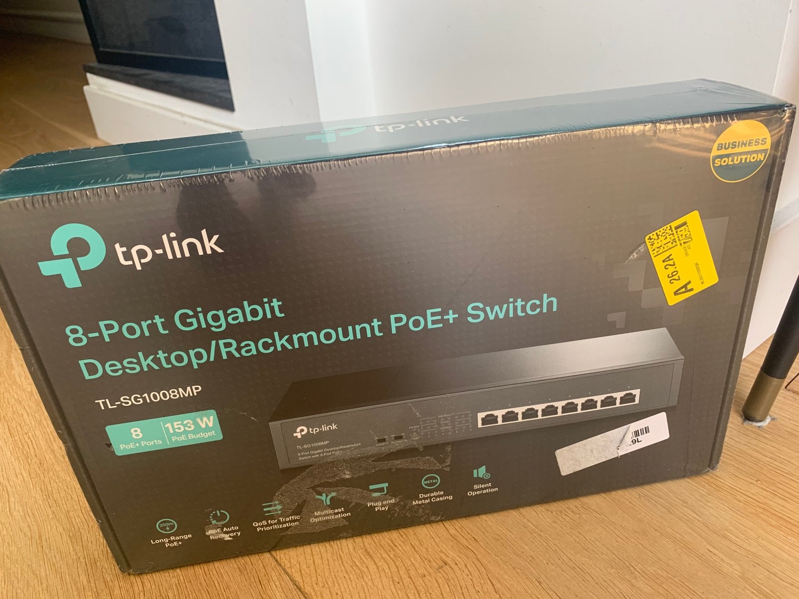 NIEUW! TP Link 8-poorts Gigabit PoE + switch - TL-SG1008MP, Computers en Software, Netwerk switches, Ophalen of Verzenden, Nieuw
