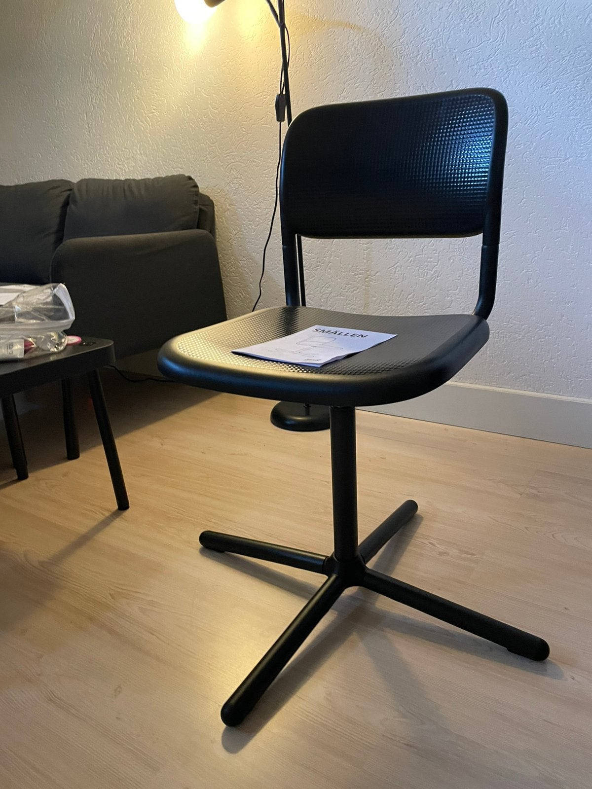 IKEA SMÄLLEN draaistoel - als nieuw, Huis en Inrichting, Stoelen, Kunststof, Zwart, Ophalen of Verzenden, Zo goed als nieuw