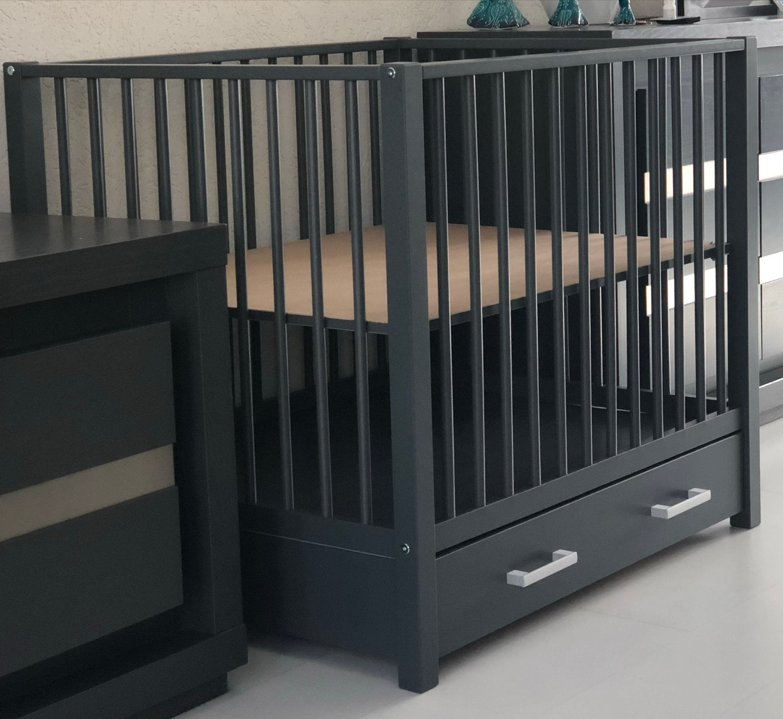 BabyBox Donkergrijs met lade - Zo goed als nieuw, Ophalen, Zo goed als nieuw, Lade