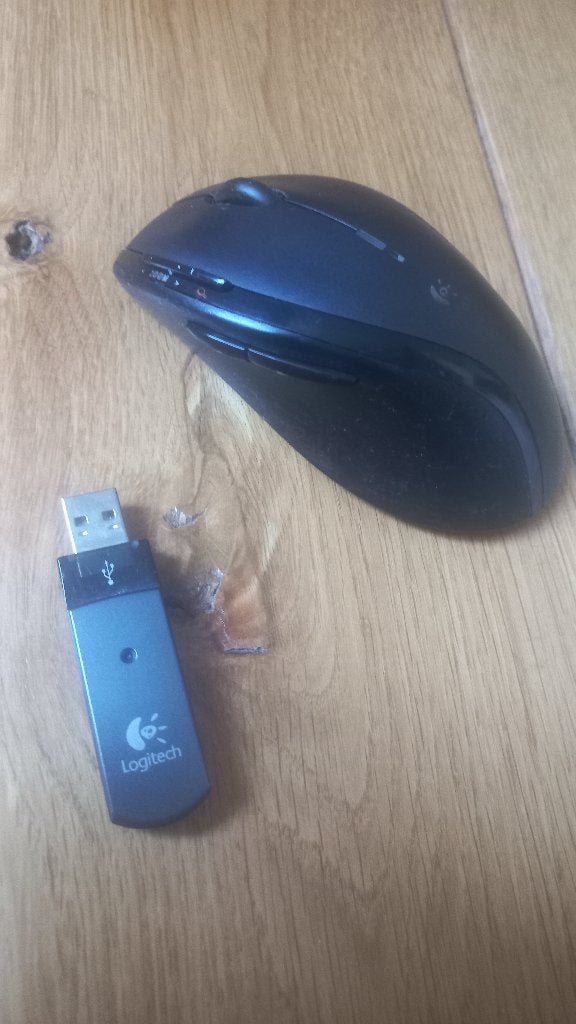 Logitech draadloze muis(werkt niet)?, Computers en Software, Muizen, Muis, Ergonomisch, Ophalen of Verzenden, Draadloos