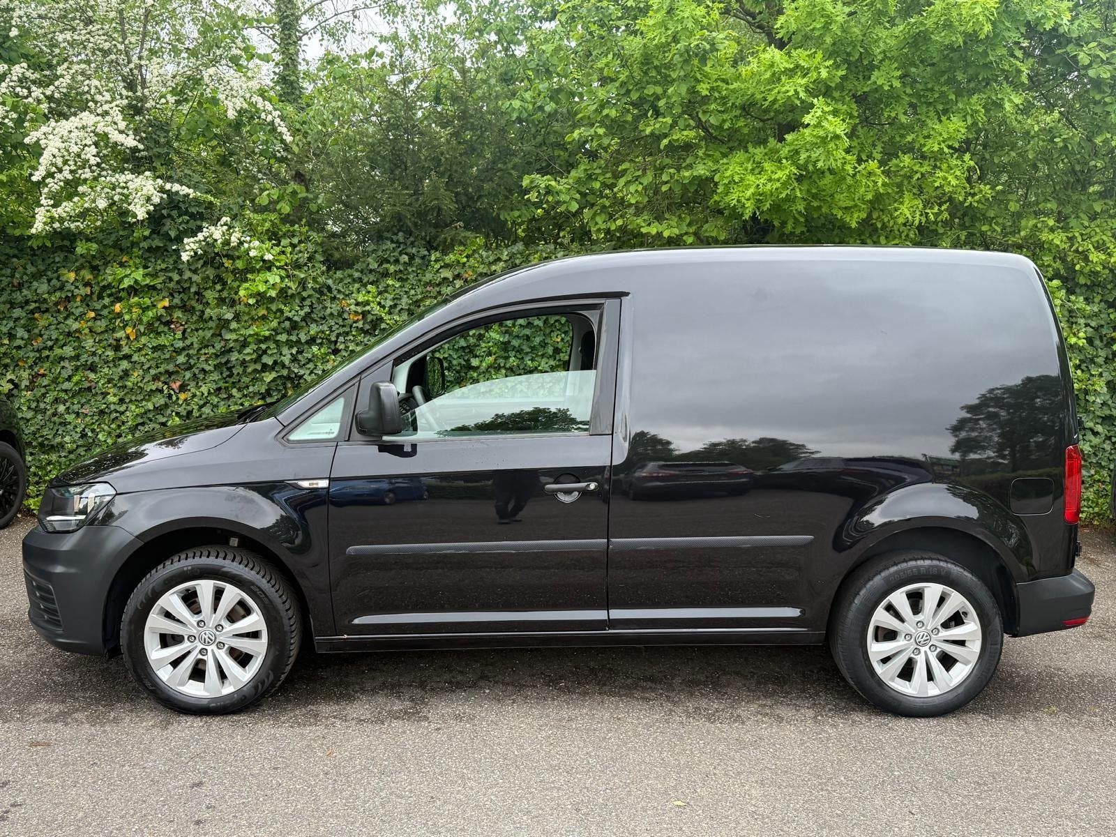 Volkswagen Caddy 2.0 TDI L1H1 BMT Economy ZWART BLACK, Auto's, Gebruikt, 4 cilinders, Volkswagen, Origineel Nederlands