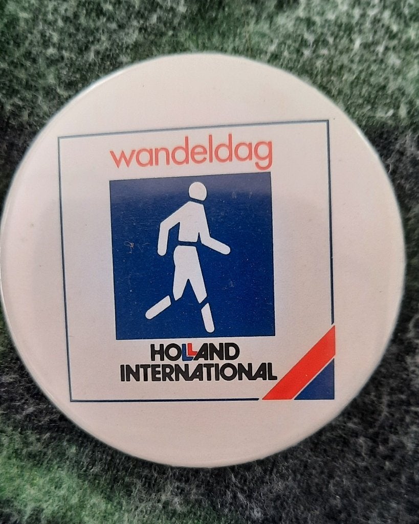 button - wandeldag - holland international, Verzamelen, Ophalen of Verzenden, Nieuw, Merk, Button