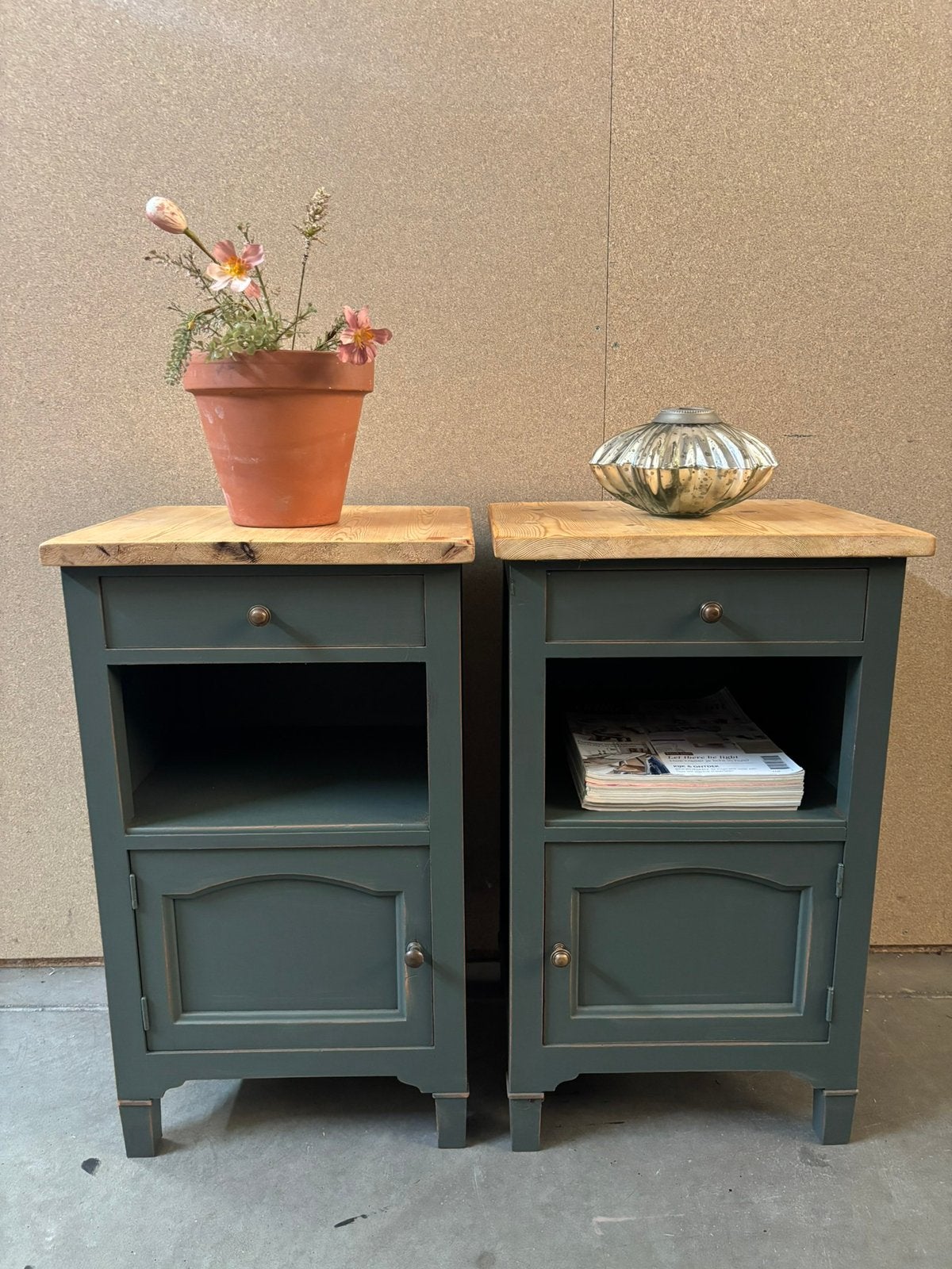 Brocante nachtkastjes, Ophalen, Studio Larilo, Minder dan 45 cm, Zo goed als nieuw