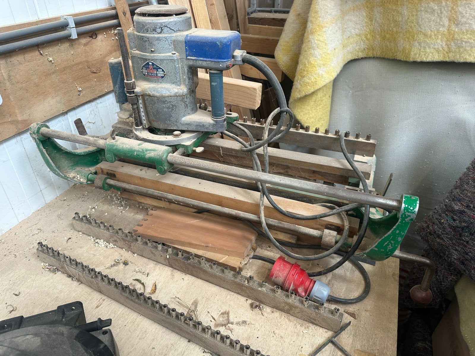 Scheer HM40D Zwaluwstaartfrees met tafel en accessoires, Ophalen, Gebruikt, Elektrisch, Bovenfrees