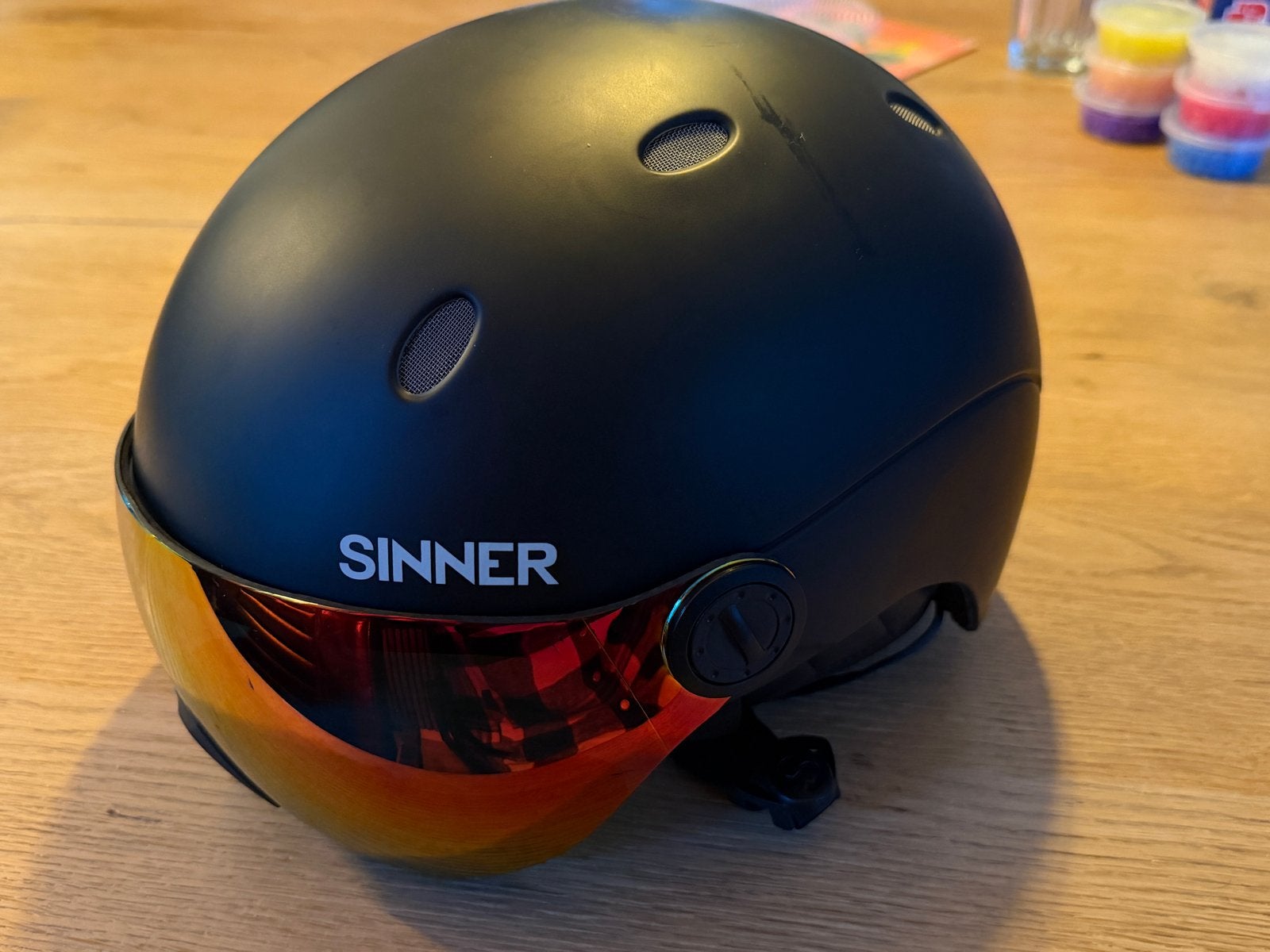 Sinner Titan Visor Skihelm - Zwart met Oranje Vizier, Overige typen, Zo goed als nieuw, Skiën, Ophalen