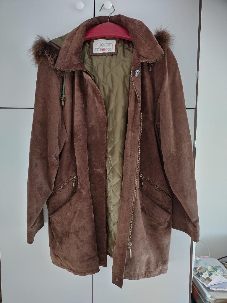 suede jas, gevoerd, Ophalen of Verzenden, Zo goed als nieuw, Maat 38/40 (M), Bruin