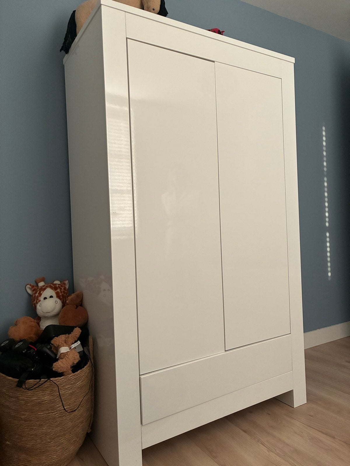 Witte Kidsmill Alaska kledingkast met twee deuren en lade, Huis en Inrichting, Kasten | Kledingkasten, Ophalen, 50 tot 100 cm