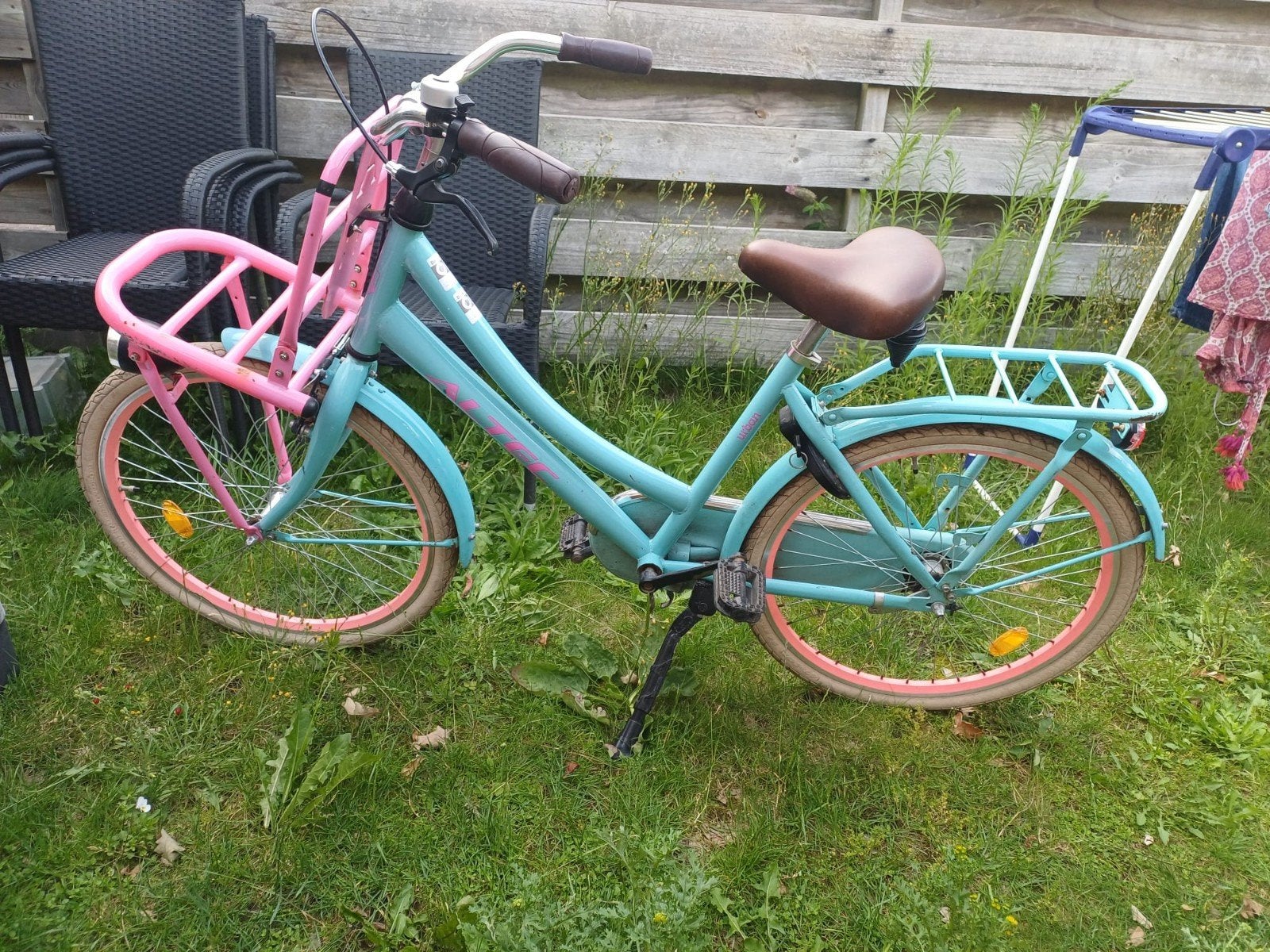 Kinderfiets 24 inch - Lichtblauw met roze accenten, Fietsen en Brommers, Fietsen | Meisjes, Ophalen