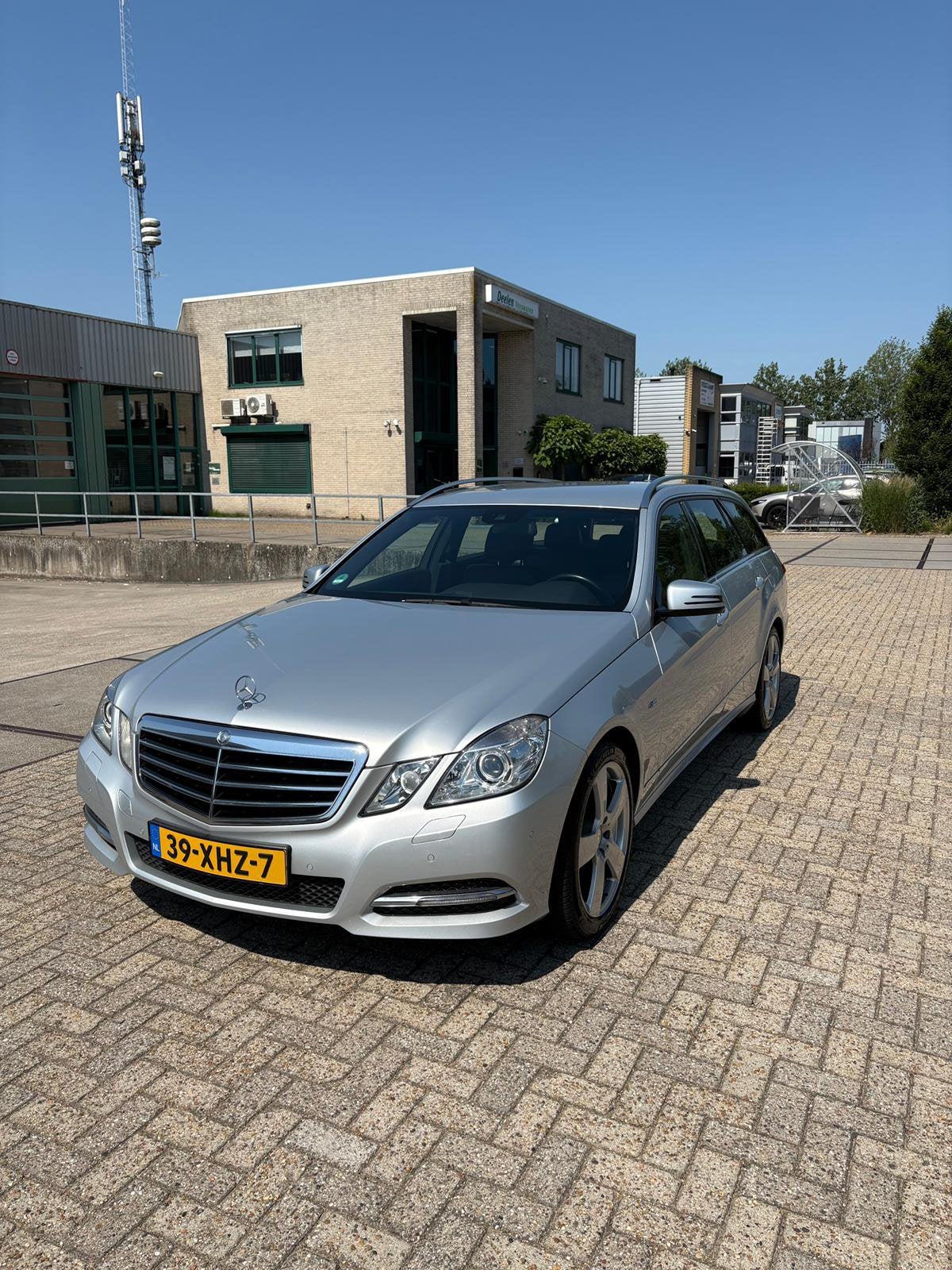 Mercedes-Benz E-Klasse E200 CGI BE Estate Aut7 2012 Grijs, Auto's, Mercedes-Benz, Achterwielaandrijving, 4 cilinders, 1796 cc