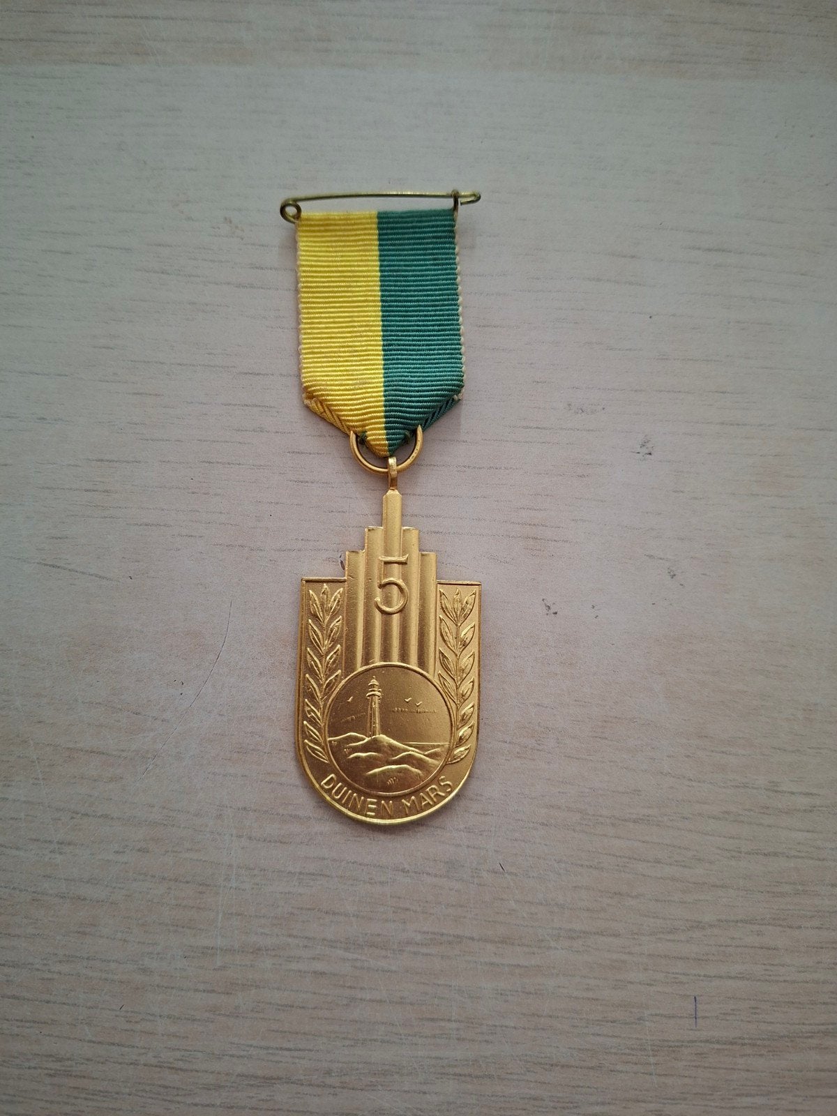Speciale lustrummedaille Duinenmars Kijkduin met lintje, Postzegels en Munten, Penningen en Medailles, Overige materialen, Nederland