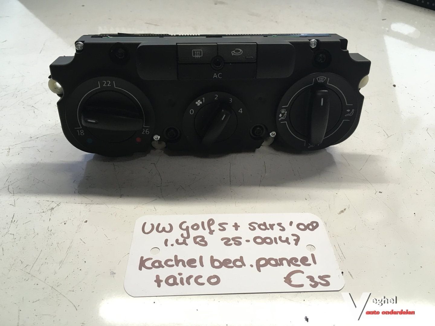 Vw Golf 5 plus  5drs 1.4 B 2008 2500147  Kachelbed. paneel (