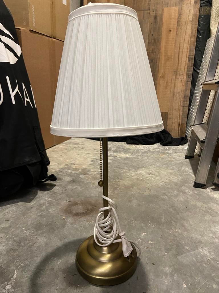 IKEA ÅRSTID tafellamp met witte kap, Ophalen, Gebruikt, Metaal, Minder dan 50 cm