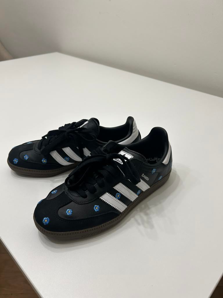 Sambas, Ophalen of Verzenden, Zo goed als nieuw, Sneakers of Gympen