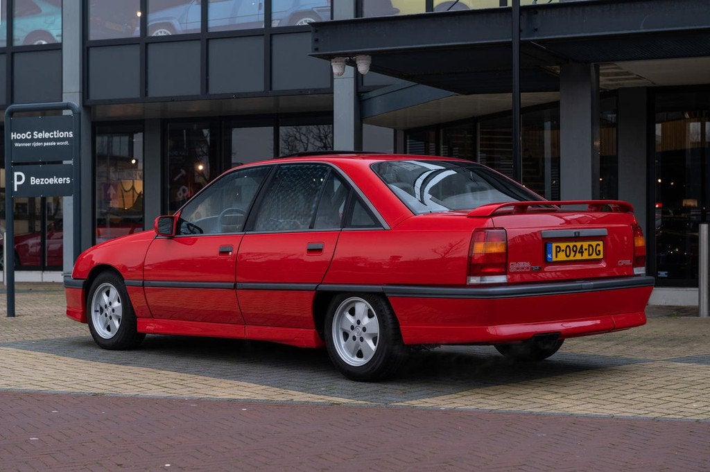Opel Omega A 3000 24V (bj 1990), Auto's, Oldtimers, 2969 cc, Origineel Nederlands, Bedrijf, 204 pk