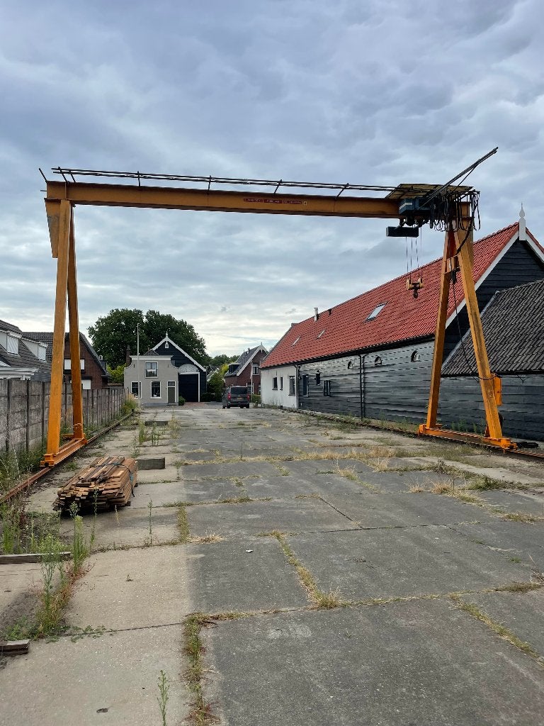 Portaalkraan 5000 kg hijslast, Ophalen, Gebruikt, Elektrisch