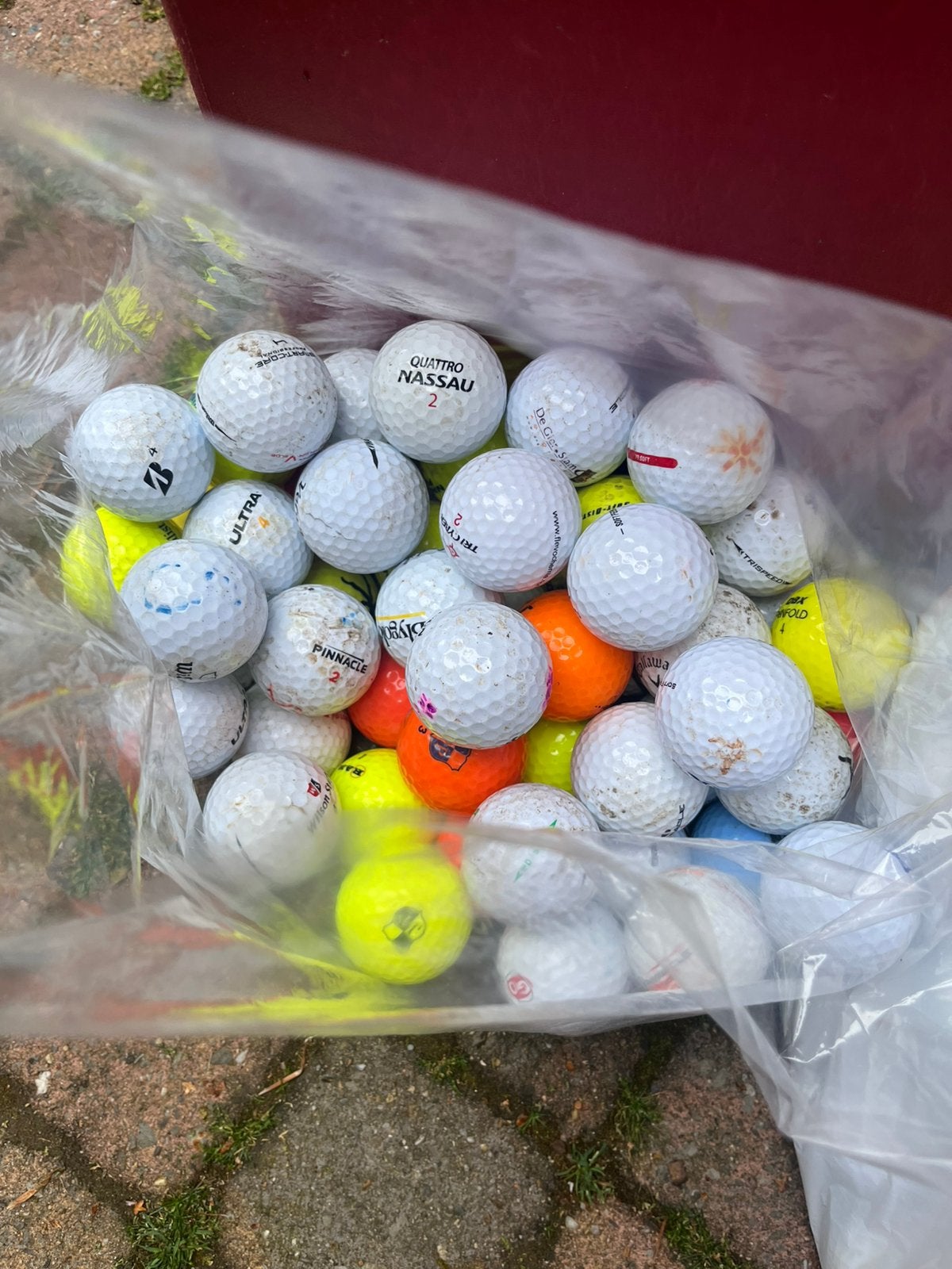 50 golfballen, nassau bridgestone etc., Ophalen, Zo goed als nieuw, Bal(len)