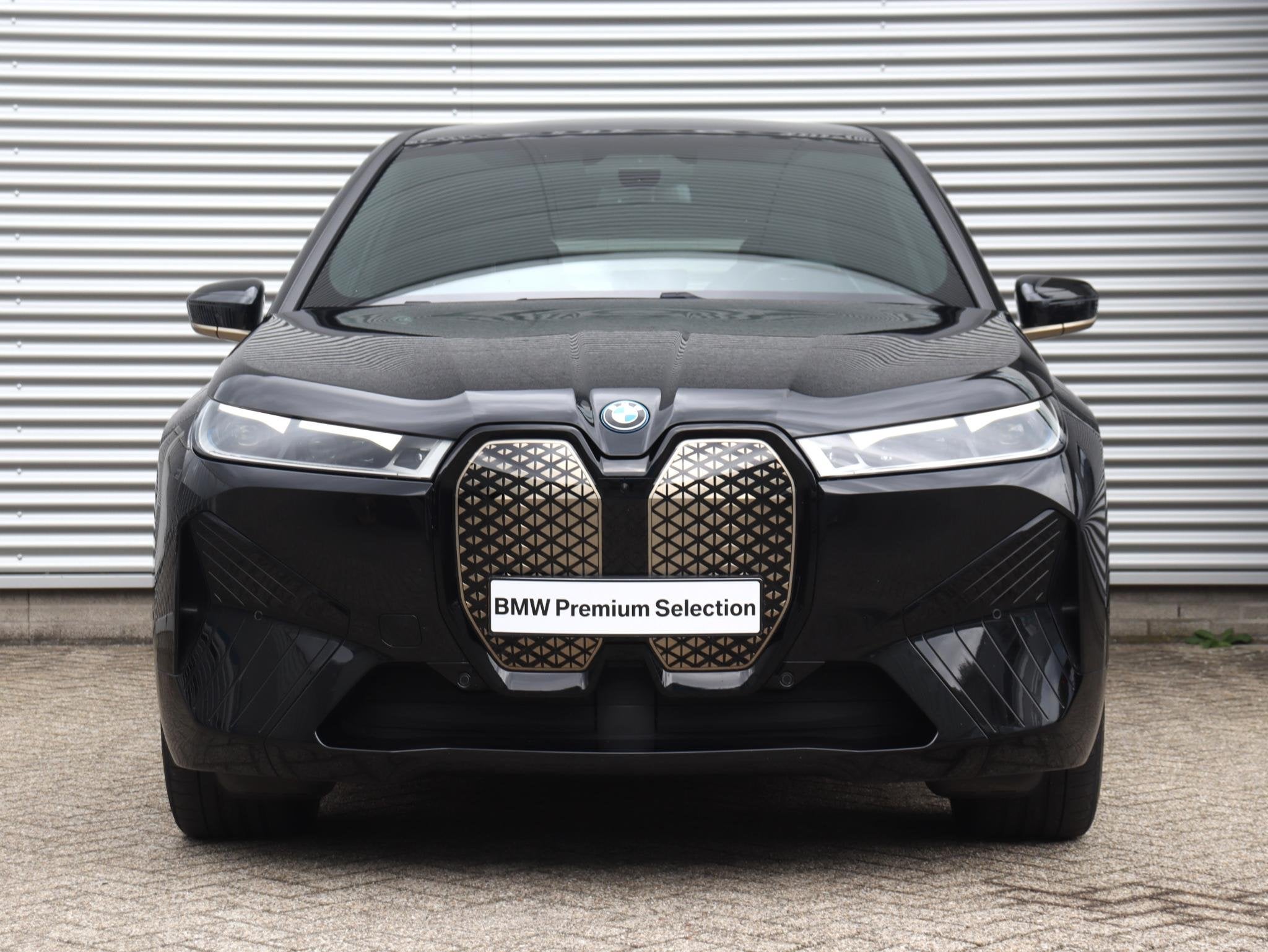 BMW iX xDrive40 | High Executive | Sportpakket | Panodak Sky, Automaat, Stof, Gebruikt, Met garantie (alle)