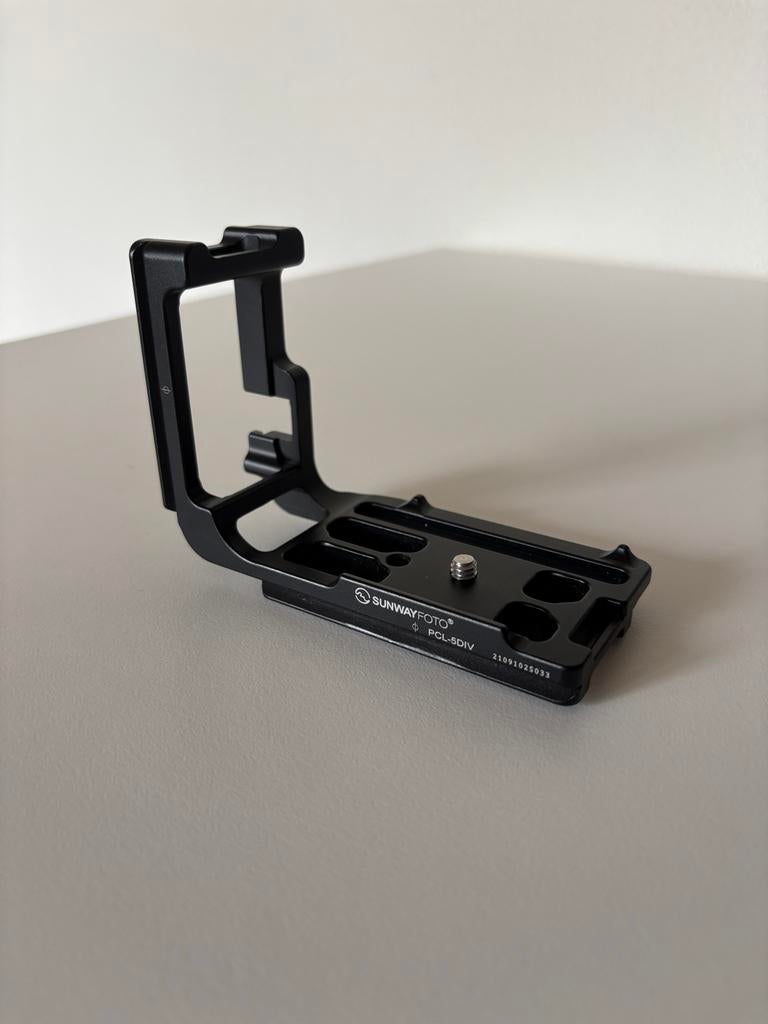 Sunwayfoto PCL-5DIV L-Bracket voor Canon 5D Mark IV, Audio, Tv en Foto, Fotografie | Statieven en Balhoofden, Ophalen of Verzenden