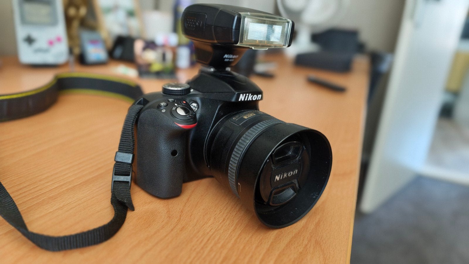 Nikon D3300 spiegelreflexcamera met 2 lenzen en flitser, Audio, Tv en Foto, Fotocamera's Digitaal, Spiegelreflex, Zo goed als nieuw