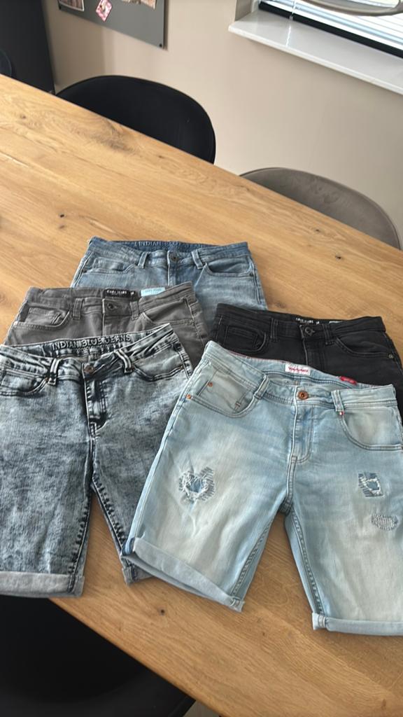 ZGAN of NIEUW shorts Indian Blue Vingino Cars, Kinderen en Baby's, Kinderkleding | Maat 164, Ophalen, Zo goed als nieuw, Jongen