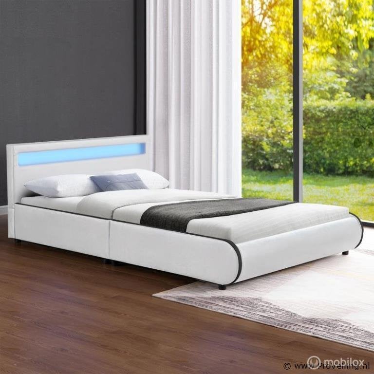 Online Veiling: Gestoffeerd bed Sevilla 140 x 200 cm, Nieuw