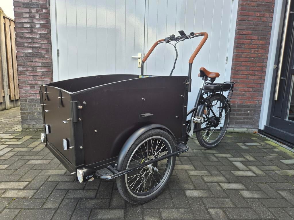 Elektrische bakfiets, Fietsen en Brommers, Fietsen | Bakfietsen, Gebruikt, Overige merken, 4 kinderen of meer, Elektrisch, Huif