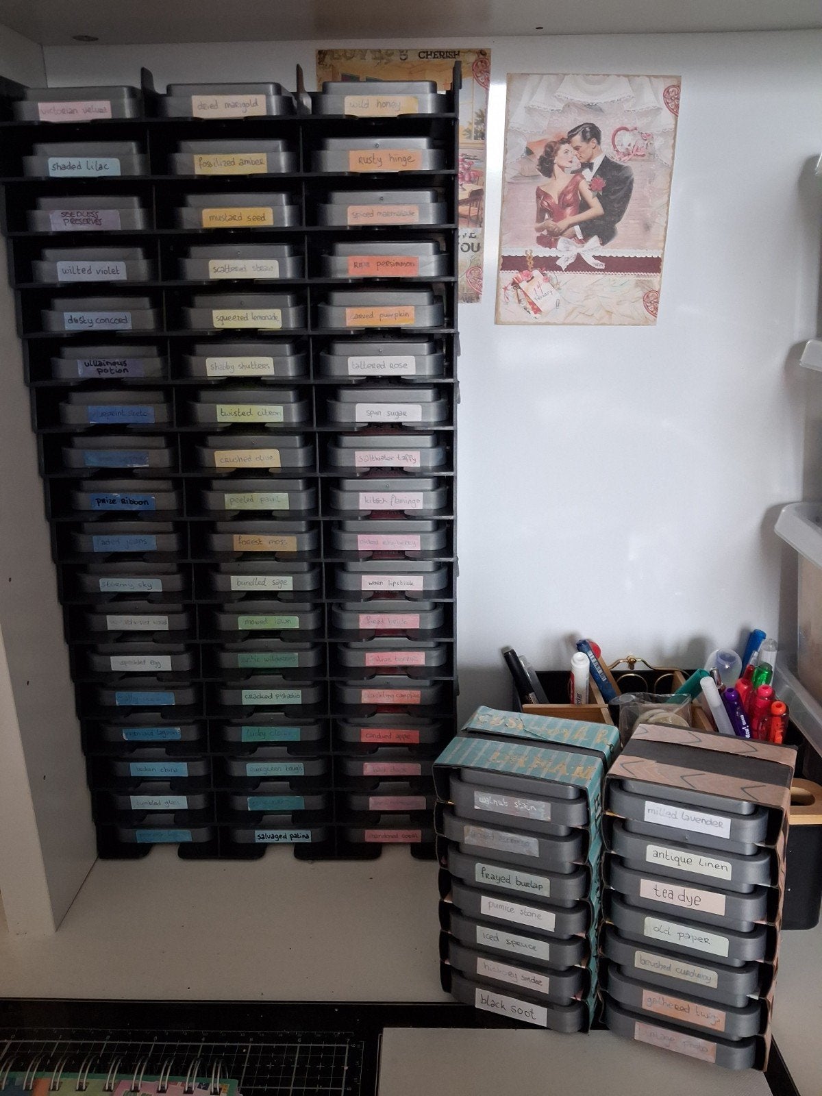 Grote collectie Distress Ink inktkussens met opbergrek, Hobby en Vrije tijd, Ophalen of Verzenden