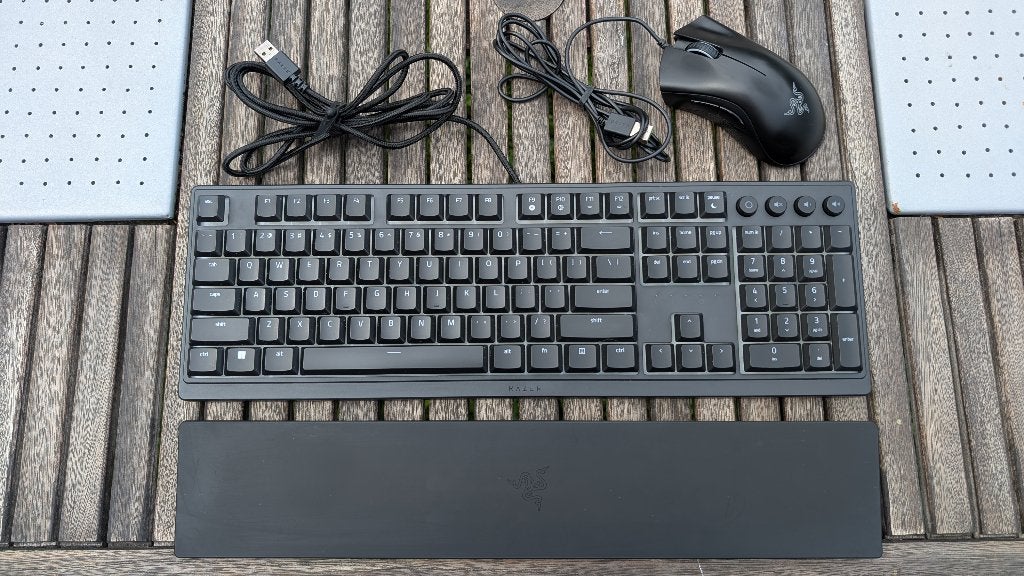 Razer gaming Toetsenbord OrnataV3 en muis, Computers en Software, Toetsenborden, Ophalen, Multimediatoetsen, Zo goed als nieuw