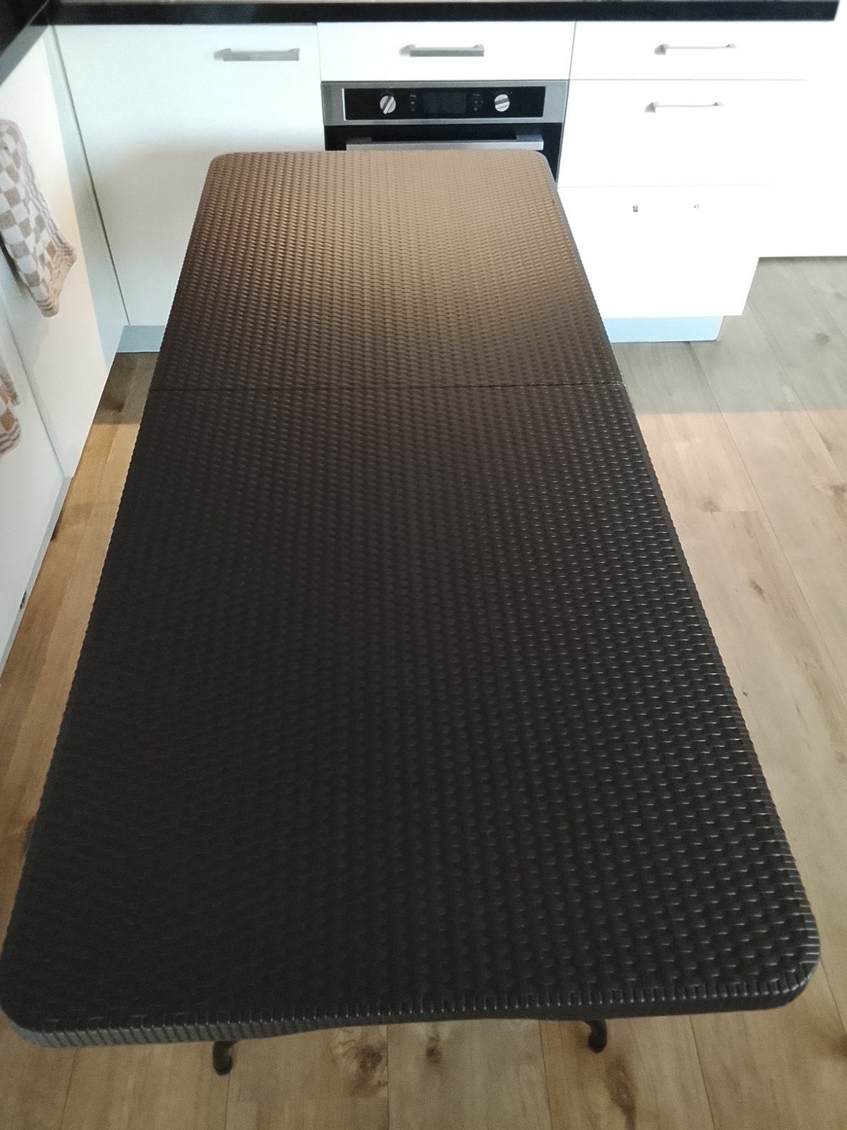 Tillvex Inklapbare Tafel 180cm - Zgan, Huis en Inrichting, Tafels | Eettafels, Tillvex, Onbekend, Zo goed als nieuw, Vijf personen of meer