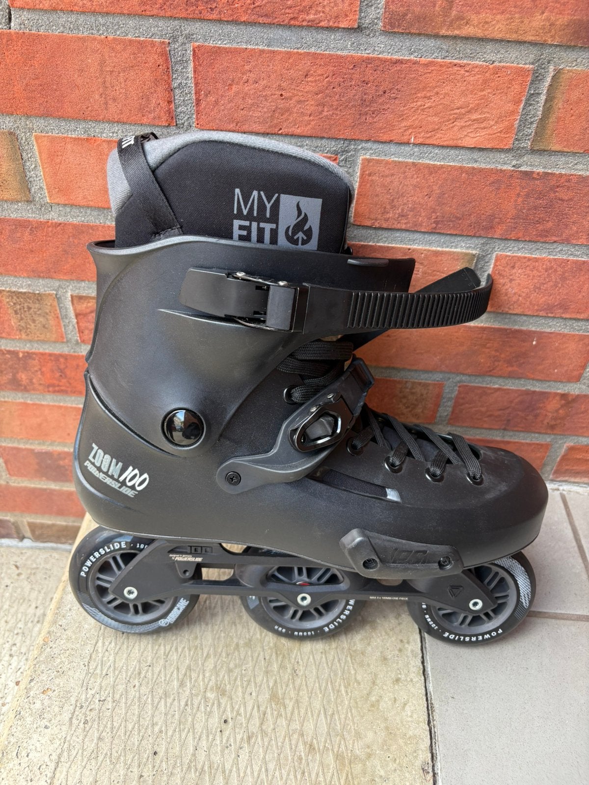 Powerslide Zoom 100 Pro - Black Inline Skates – Topstaat, Ophalen of Verzenden, Zo goed als nieuw, Powerslide