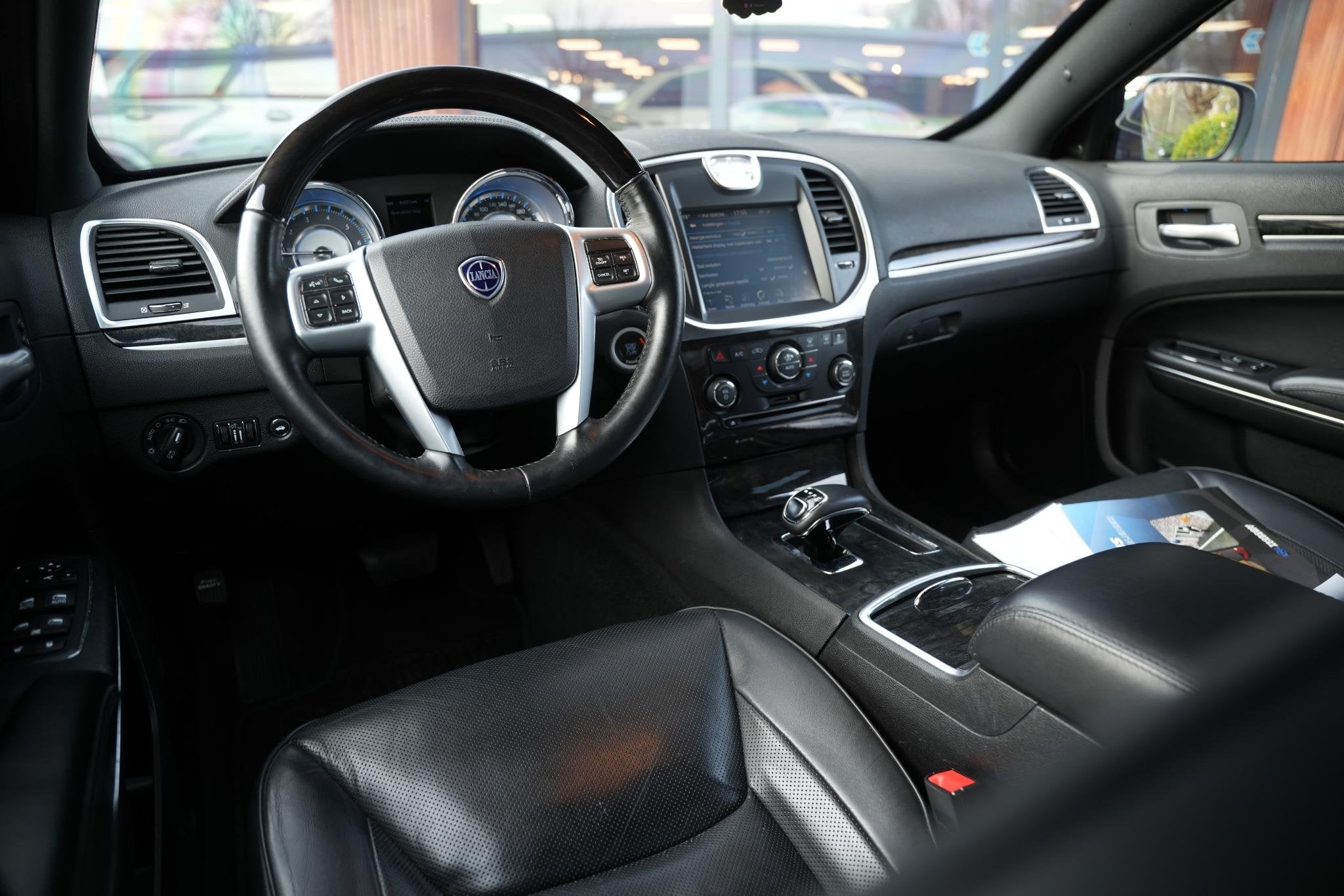 Lancia Thema 3.6 V6 Platinum Gepantserd / Armoured B4 BULLET, Auto's, Automaat, Achterwielaandrijving, Gebruikt, Bedrijf