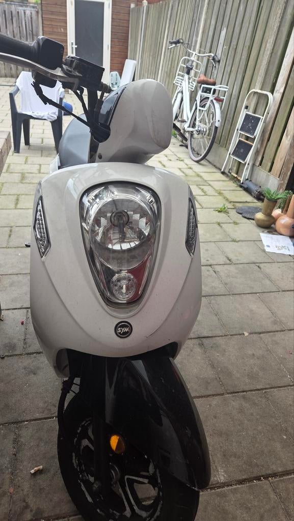 Nette Sym Mio 50i scooter uit 2019, Gebruikt, Maximaal 45 km/u, Benzine, Ophalen