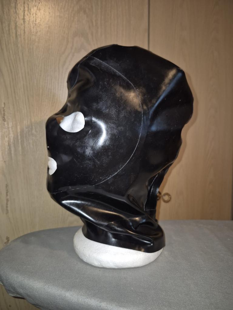Latex masker, Verzenden, Zo goed als nieuw