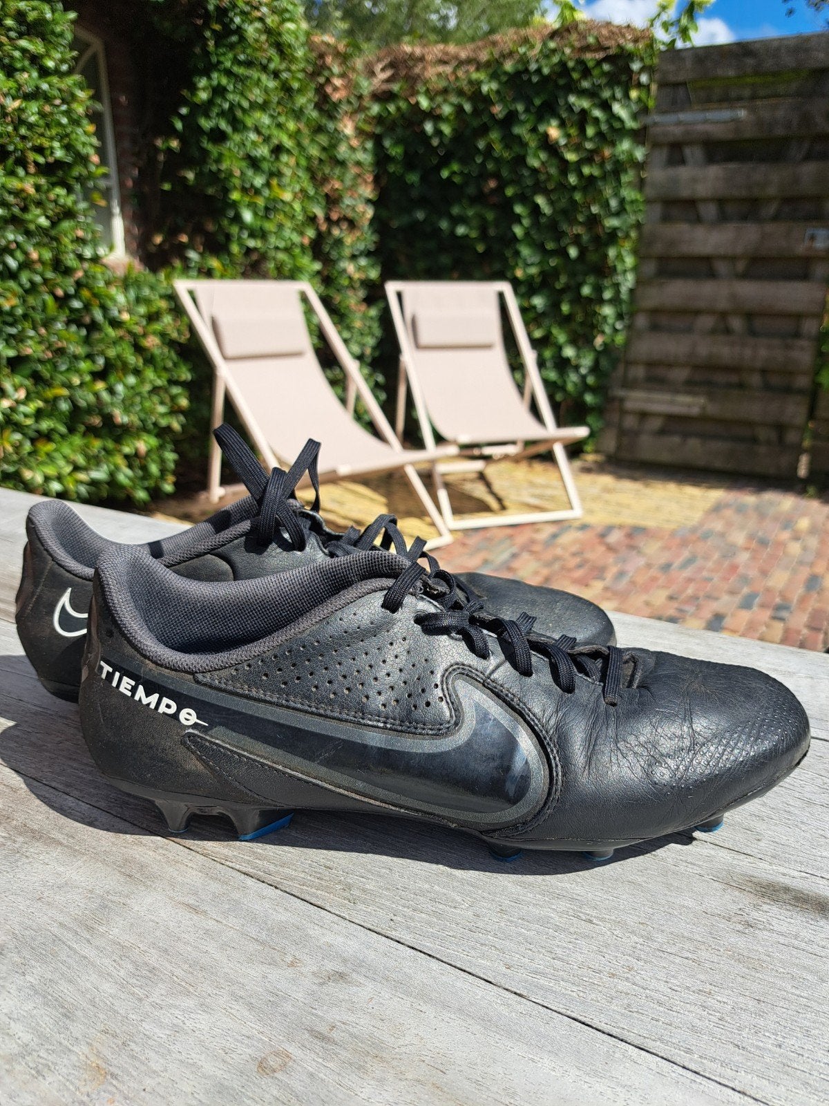 Nike Tiempo nop voetbalschoenen mt 43, Ophalen, Gebruikt, Schoenen