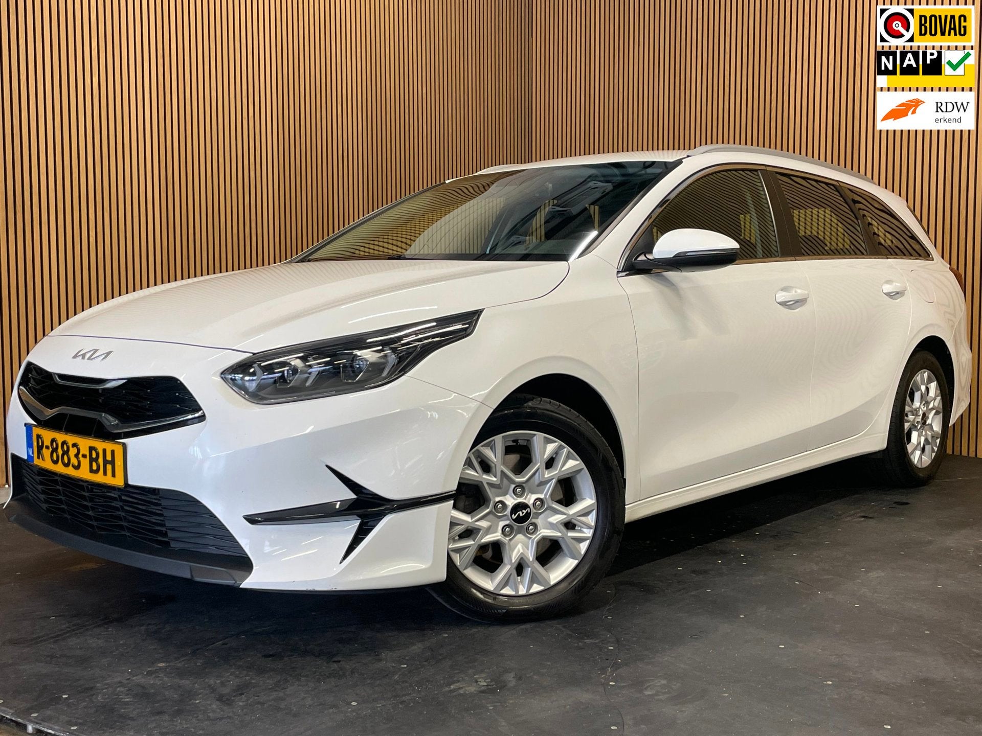 Kia Ceed Sportswagon 1.0 T-GDi DynamicLine|120PK|APPLE CARPL, Voorwielaandrijving, Stof, Gebruikt, Wit