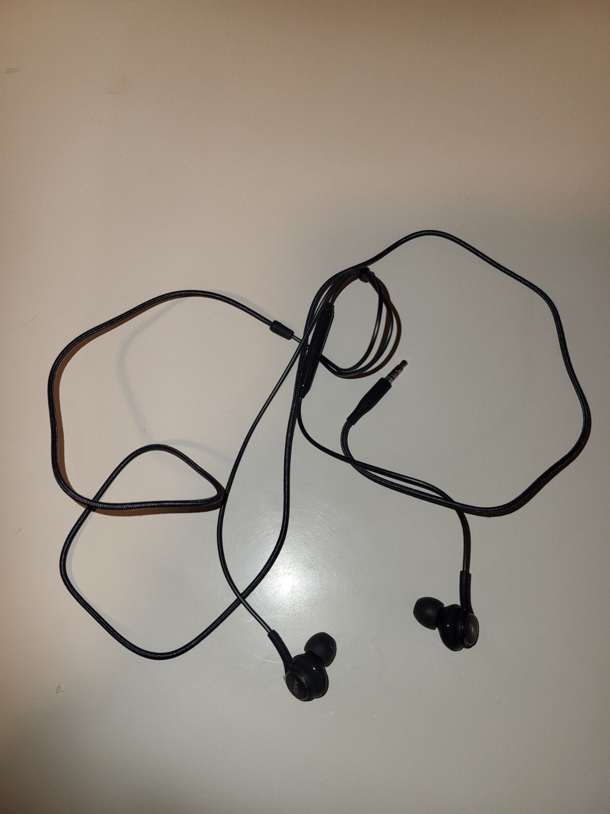 Samsung akg oordopjes nieuwstaat ongebruikt, Ophalen, Zwart, In gehoorgang (in-ear), Zo goed als nieuw
