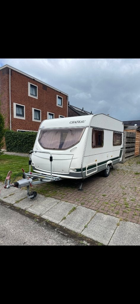 Chateau 390 caravan met nieuwe voortent,luifel,slaapcabine, 750 - 1000 kg, Particulier, Luifel, 6 tot 7 meter