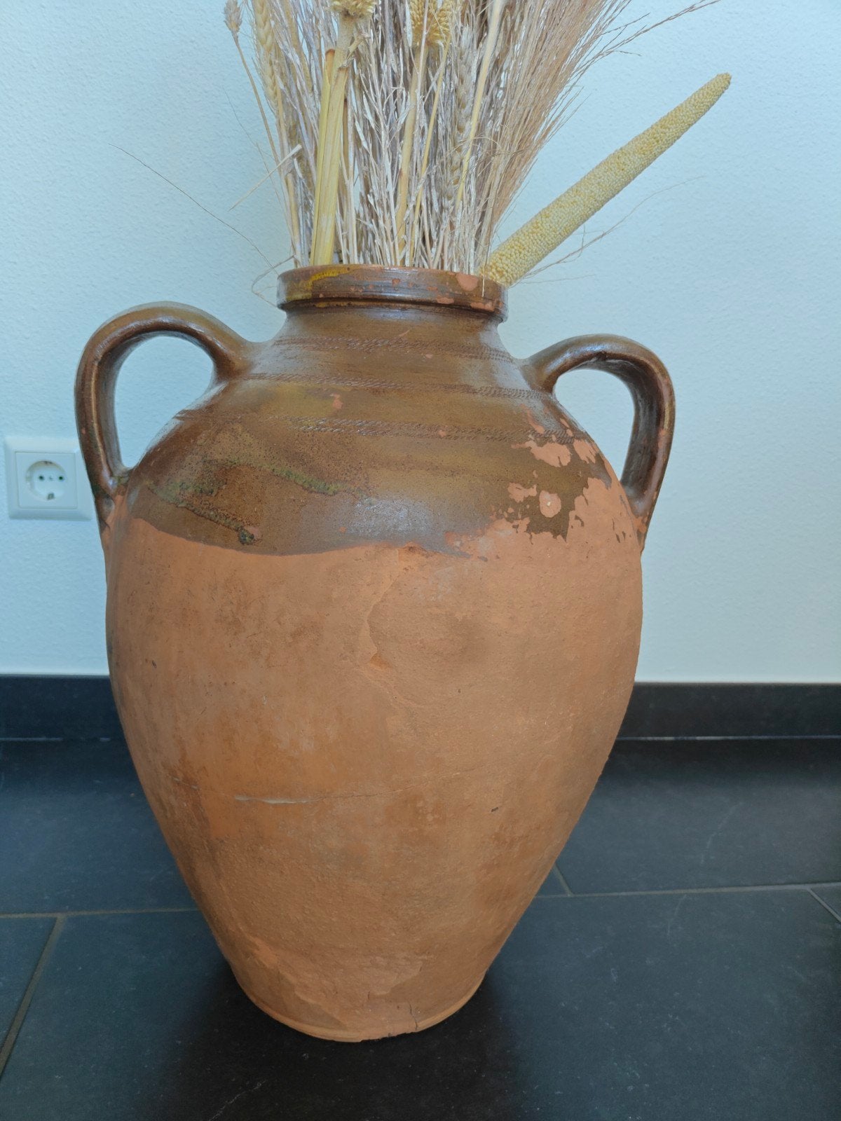 Grote terracotta kruik met handvatten, Ophalen