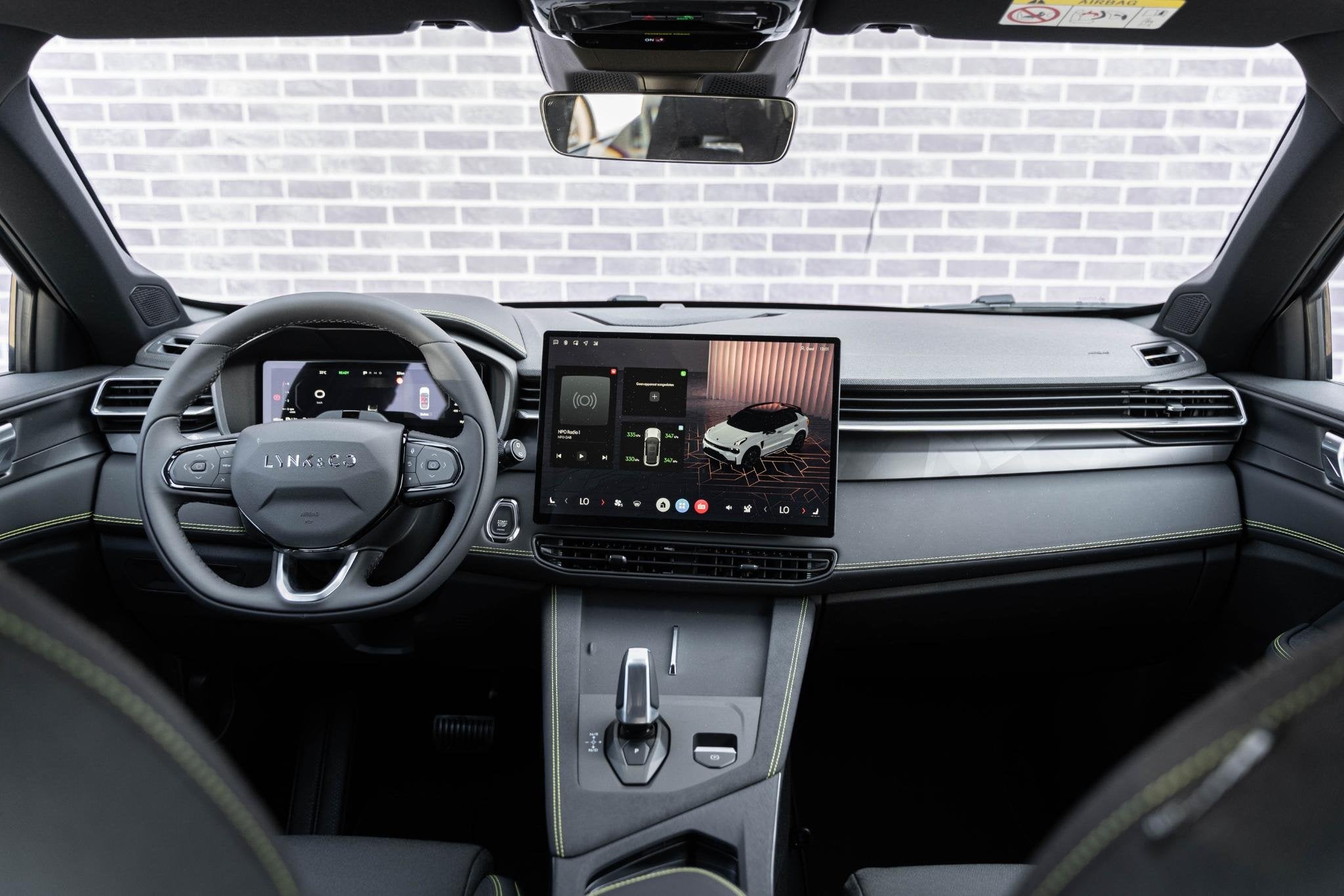 Lynk & Co 01 Plug-in Hybrid 1.5 Core Black Edition | Achteru, Auto's, 12 maanden, 1800 kg, 4 cilinders, Alcantara