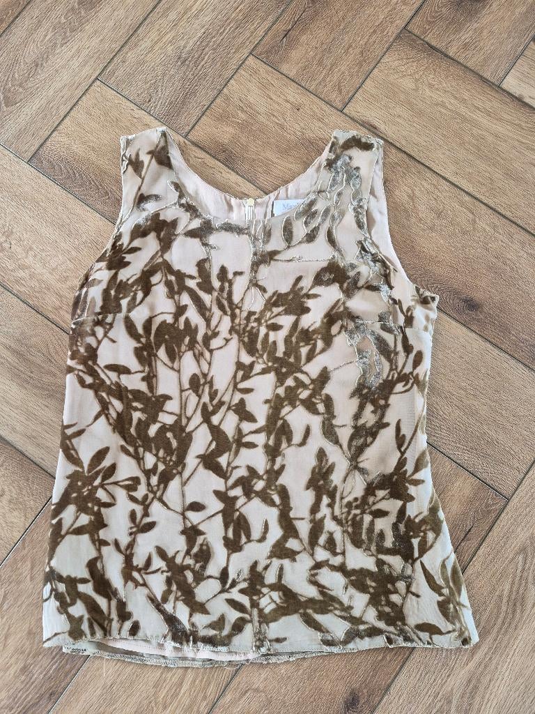 Super leuke top van Max Mara, maat 42, Kleding | Dames, Tops, Zo goed als nieuw, Maat 42/44 (L), Zonder mouw, Ophalen of Verzenden