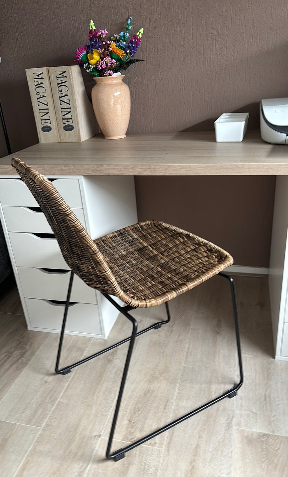 2 x woood Japandi stoeltjes van slijtvast wicker materiaal, Ophalen, Zo goed als nieuw, Twee