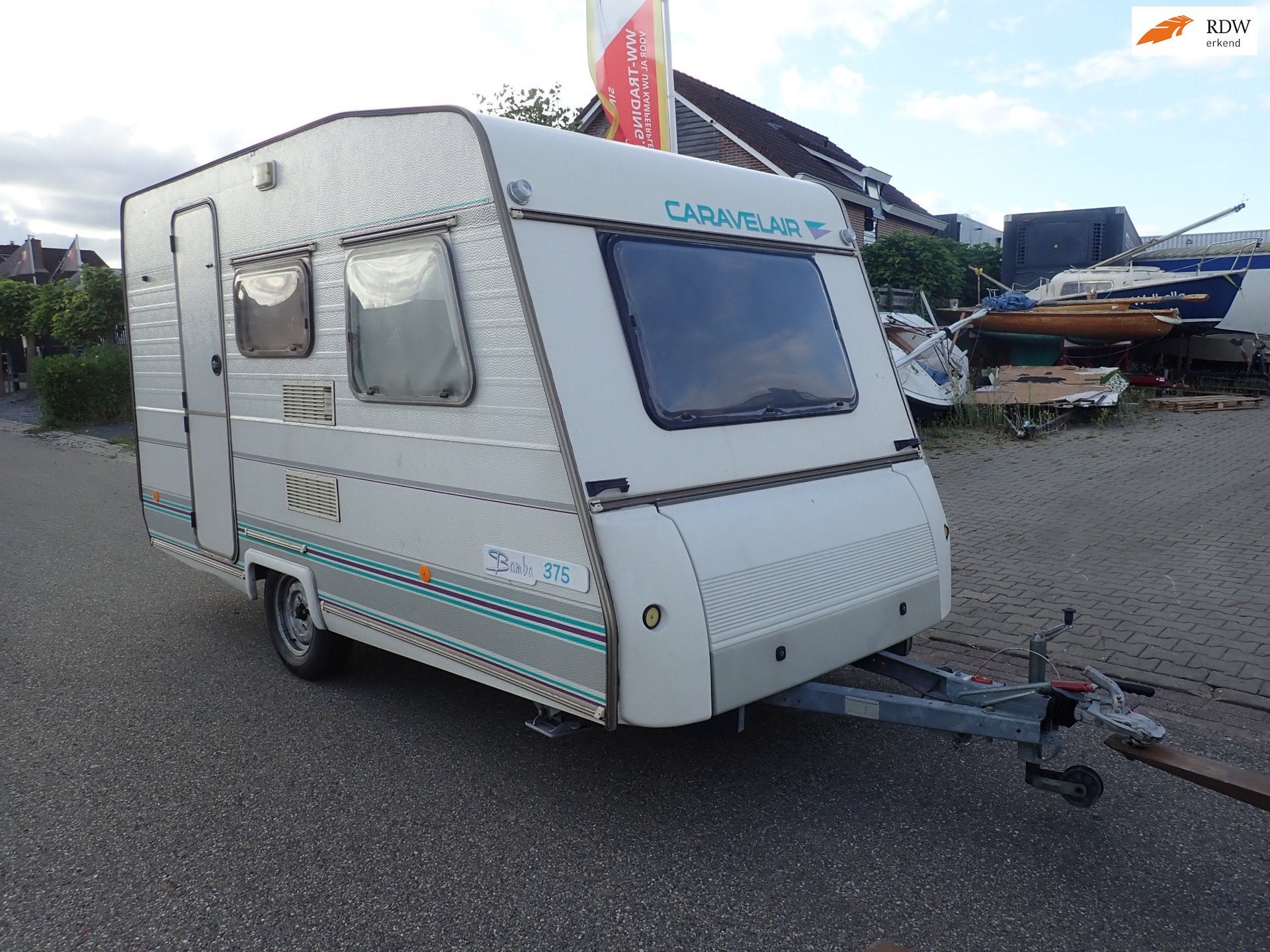 Caravelair A3701 Bamba 375 met kenteken, Bedrijf, Onbekend
onbekend  onbekend, FR, Info@caravelair.nl, 500 - 750 kg