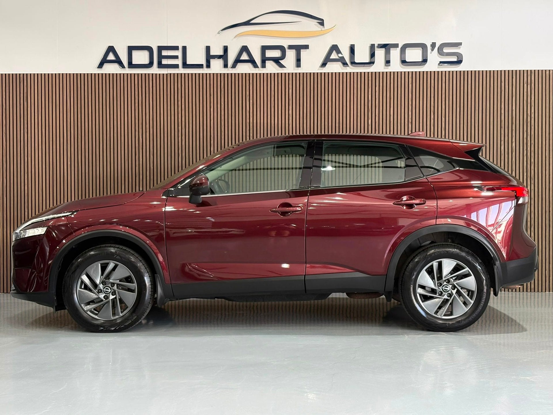 Nissan Qashqai 1.3 MHEV Business Design 158 PK / Navigatie f, Dealer onderhouden, Gebruikt, 4 cilinders, Verwarmde buitenspiegels