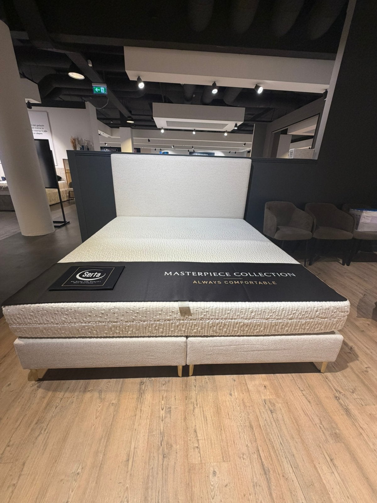 LUXE SCHOWROOM MODEL BED SERTA TOM TE KOOP, Ophalen, Beige, 180 cm, 200 cm