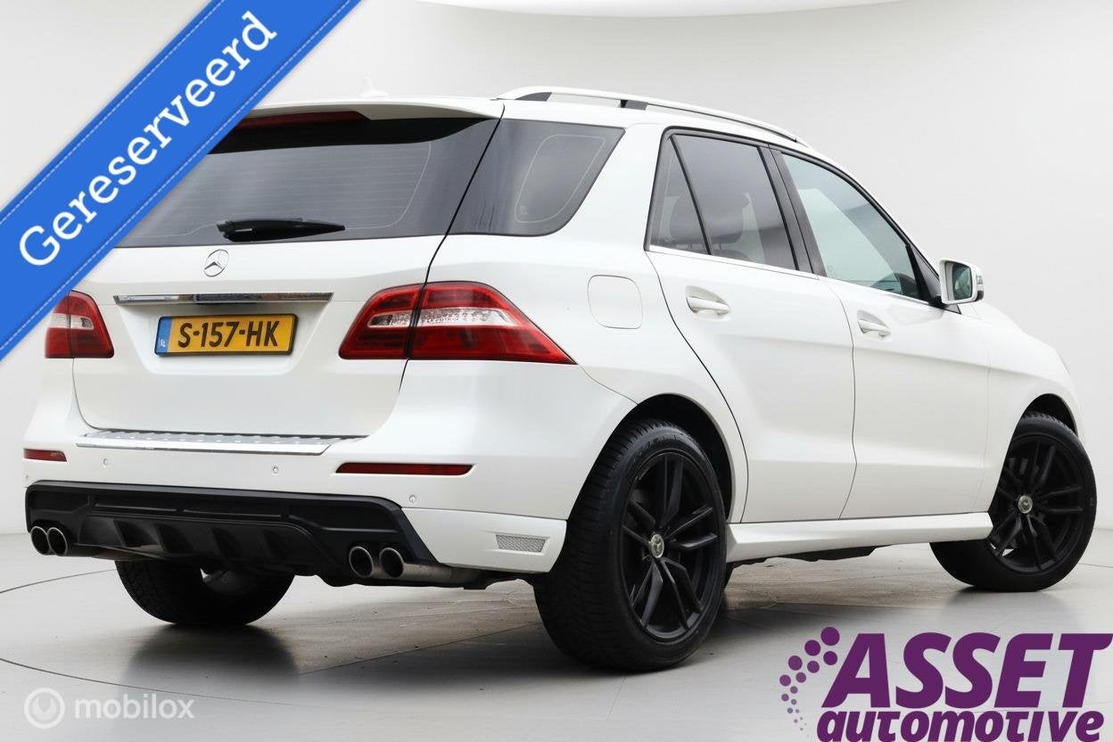 Mercedes ML500 V8 AMG | panoramadak | 360-camera | trekhaak, Auto's, Euro 5, Gebruikt, 8 cilinders, 138 €/maand