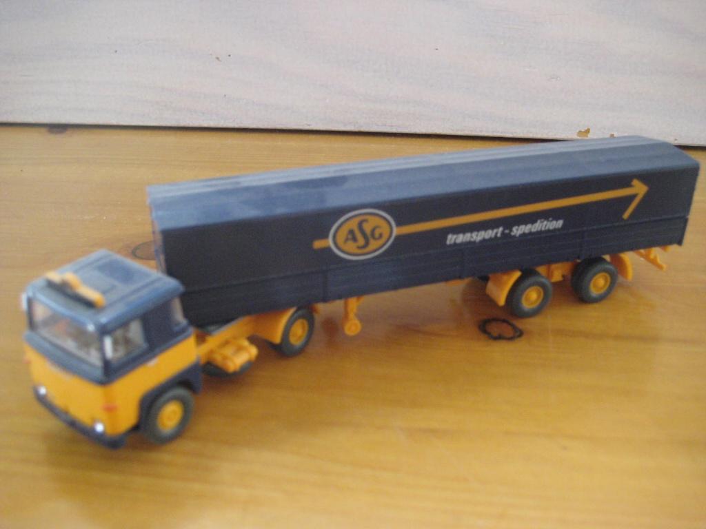 Wiking Scania trekkers met opleggers, Hobby en Vrije tijd, Modelauto's | 1:87, Gebruikt, Bus of Vrachtwagen, Wiking, Ophalen of Verzenden